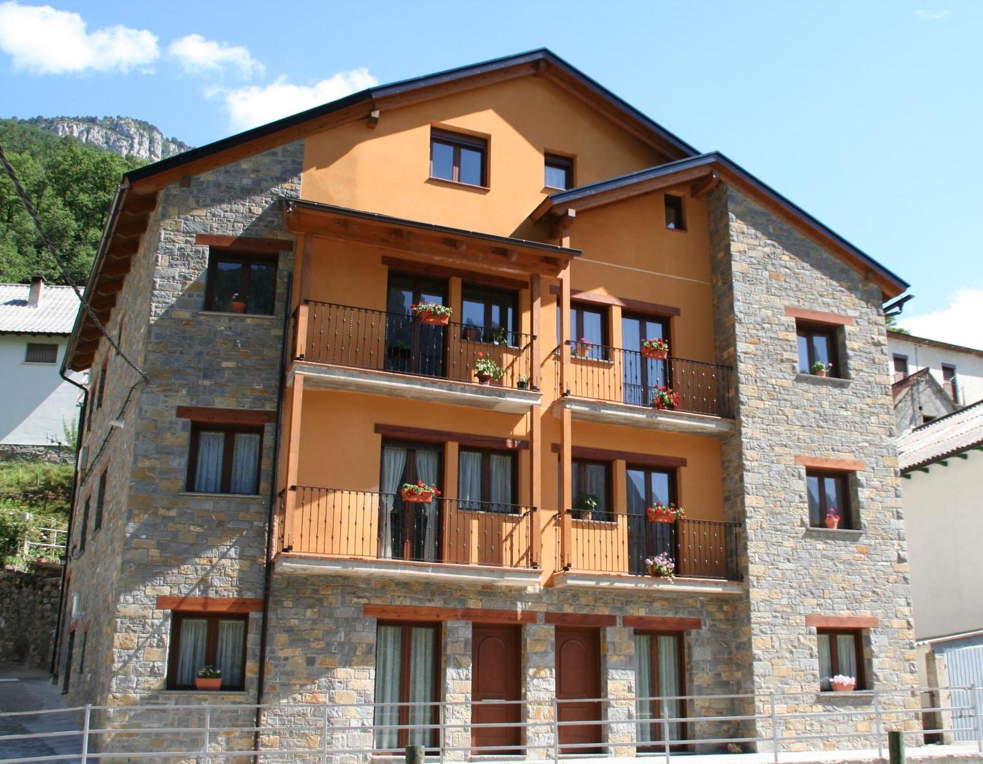 Apartamentos Mobison Salinas de Bielsa ภายนอก รูปภาพ